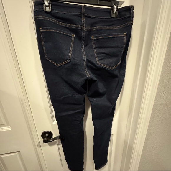 Old Navy Rockstar Super Skinny Jeans‎ | Size 10 Long | Dark Wash Never Worn - Picture 2 of 5